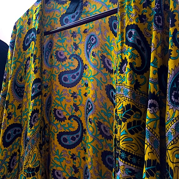 Steve Madden Indian Paisley Shawn Gown Cape - Picture 16 of 16